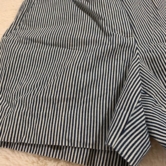 Gap tailored striped shorts - Picture 2 of 6